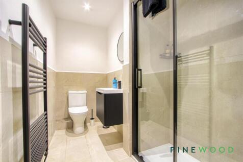 ENSUITE TO BEDROOM ONE