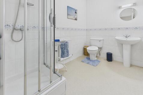 CAM04273G0-PR0195...