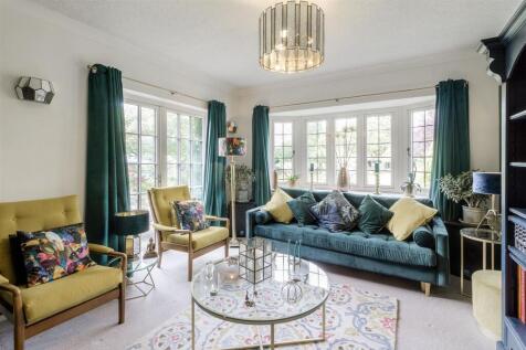 1 Knowle Hill, Hurley