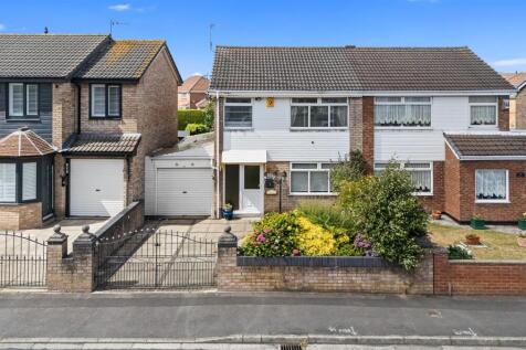 Grosvenor Waterford are delighted to offer for sale this three bedroom semi detached property in sought after Shevington Park, Kirkby. The accommodation briefly comprises; entrance hall, living room,