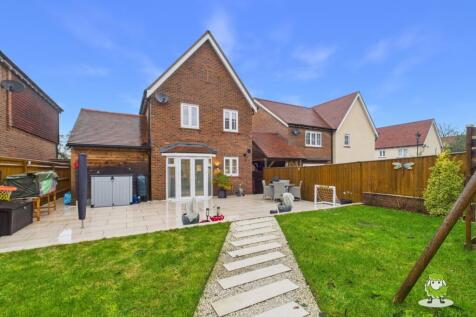 EweMove Estate Agents Basingstoke - Mansard Cresce