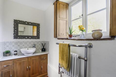 Lower End Farmhouse, 10 High Street South, Tiffiel