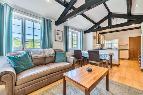 Living/Dining Roo...