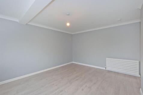 Lounge 3.jpg