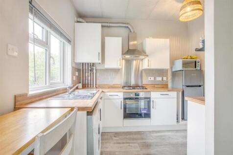 5 Malvern Close, HP13 5SA-5.jpg