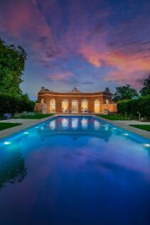 Residents Pool