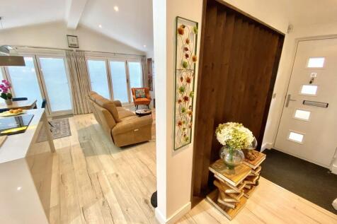 Open Plan Lounge/Dining and Kitchen Room