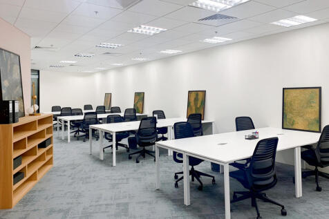 Office to rent in leeds