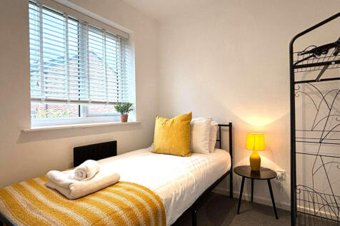 bedroom 3.jpg