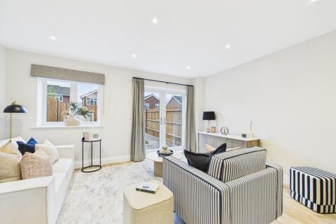 CAM02136G0-PR0501-STILL008