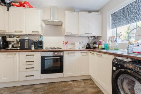 39 High Street, Burton Latimer-4.jpg