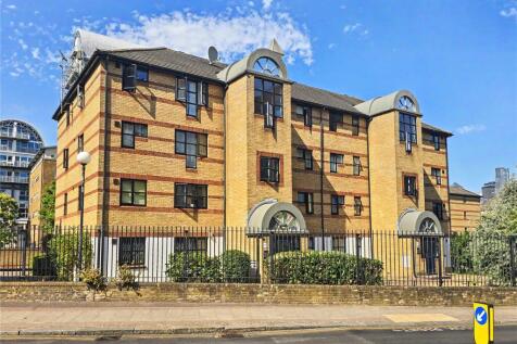 A freshly redecorated, first-floor apartment. It has a dual-aspect reception, semi open-plan kitchen, a bedroom WITH built-in wardrobe and plentiful residents’ parking. Furnished or part-furnished, av