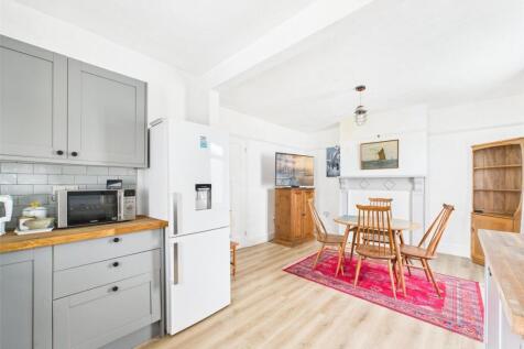 Kitchen / Dining