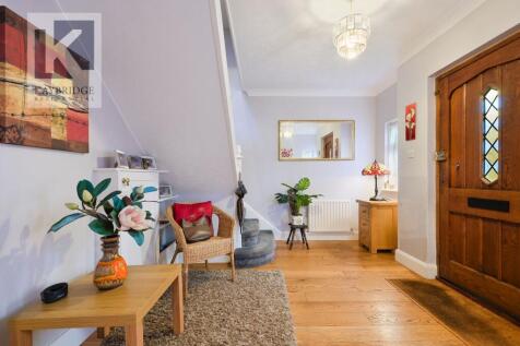 Elmcroft Drive, Chessington - KT9 1DY