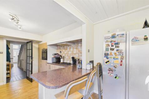 Breakfasting Kitchen