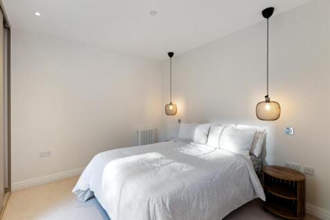 4 bed, 4 bath Terraced in leeds - Photo 8