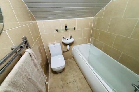 Bathroom / WC: