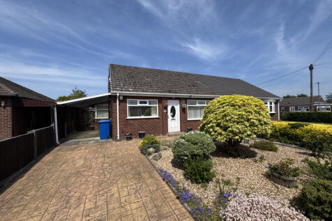 2 bed semi-detached bungalow for sale Newark Road