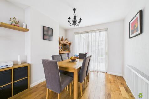 Presented by Nicoleta at EweMove Bexleyheath and D