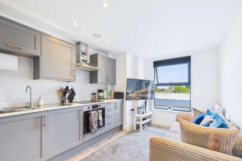 Open Plan Kitchen / Living Room