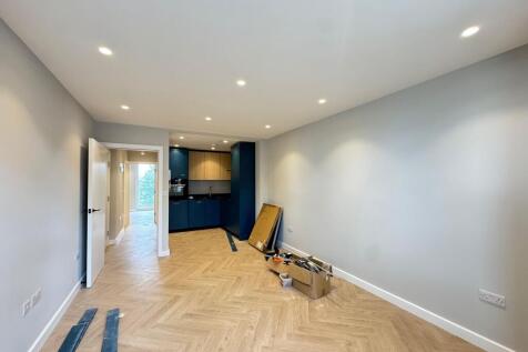 Open Plan Living / Dining Area