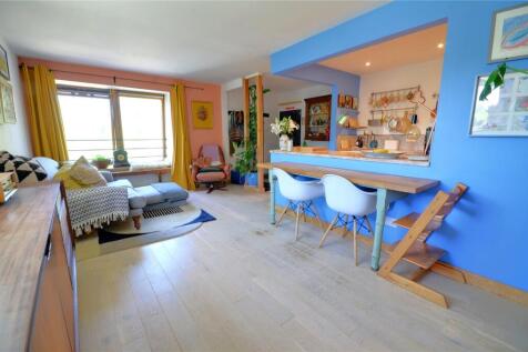 Lounge/Kitchen
