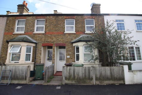 A Victorian three bedroom terraced home with two reception rooms, fitted kitchen with appliances, white bathroom suite and 40ft rear garden. Situated in a residential road, close to local schools, and