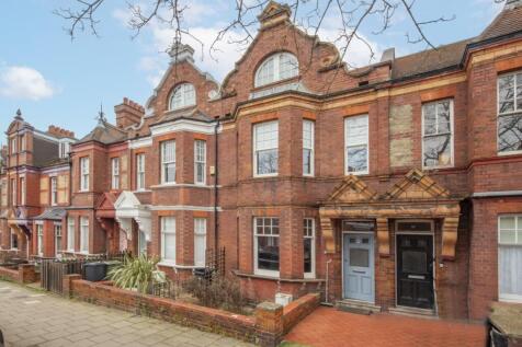 Stunning 4 bedroom, 2 bathroom house presented in excellent condition and conveniently located.