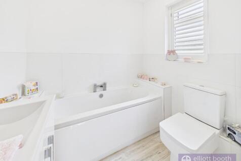 Bedroom One En Su...