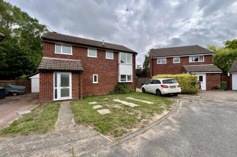 4 Bedroom House in IP11 2UJ