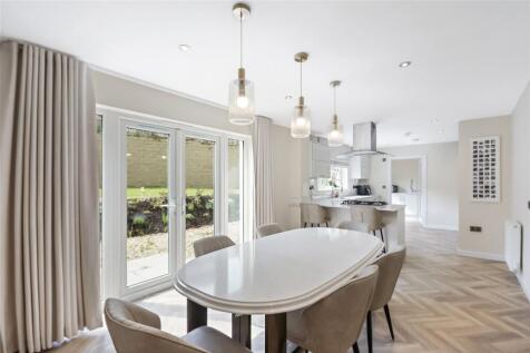 Dining/Kitchen