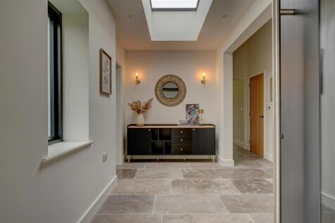 Arrow House (31).jpg