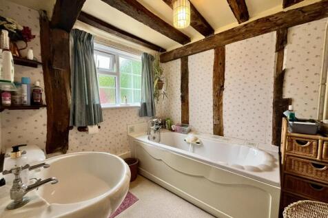 Ground floor bathroom