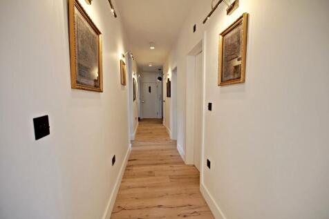 48 Wildcroft Manor - Hallway-door