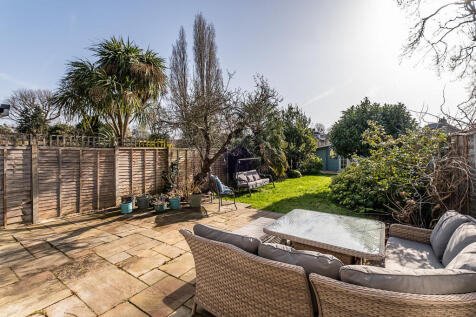 6 bed, 3 bath Semi-Detached in glasgow - Photo 5