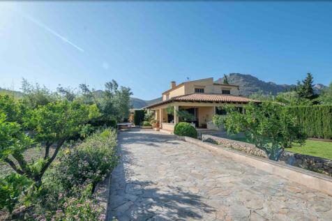 Finca with pool in Pollensa