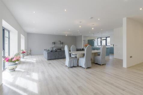 New House, Staverton Kitchen/breakfast room