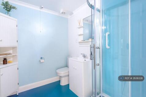 En-Suite To Principle Bedroom