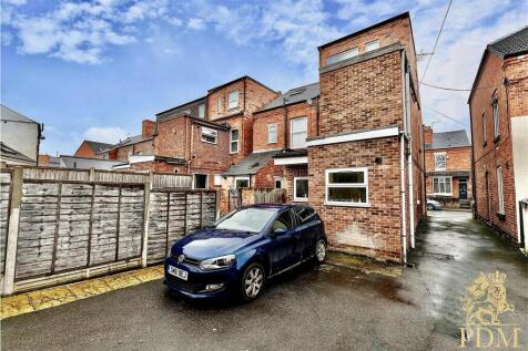 31 Midland Avenue Lenton Nottingham NG7 2FD