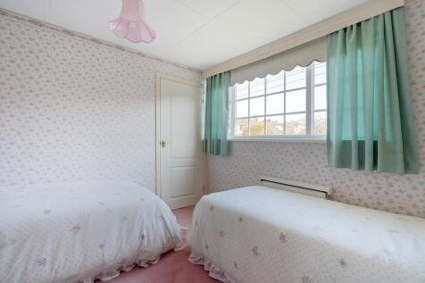 4 bed, 2 bath Detached in Sheffield - Photo 18