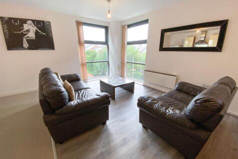 Welcome to this modern apartment located at City Gate 2, 3 Blantyre Street in the vibrant area of Castlefield. This delightful property boasts a spacious 743 square feet of living space, making it an