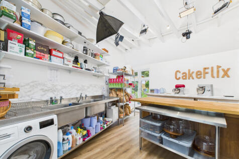 CAM03185G0-PR0112-STILL009