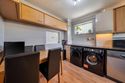 Kitchen/Dining Area