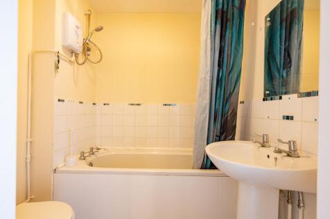 Flat 3 Gable Mews 23 13.jpg