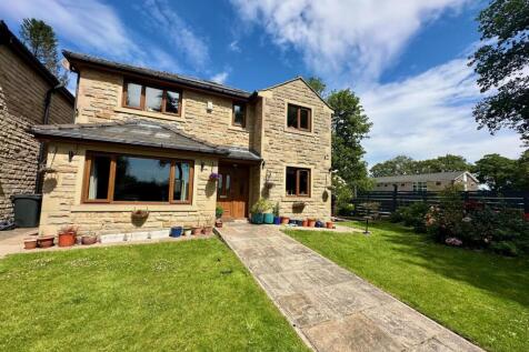 5 Bedroom Detached in HX1 2EY