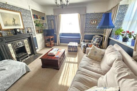Living Room.jpg