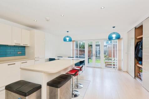 Kitchen/Dayroom