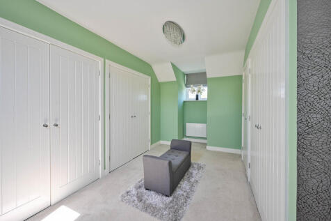 Dressing Area to ...