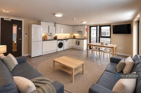 5 Bedroom Flat in BS2 8FW