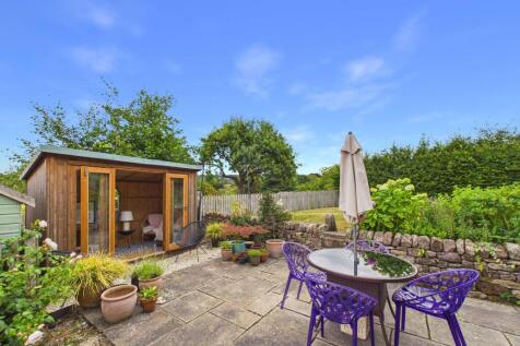 Rear Patio & Summer House
